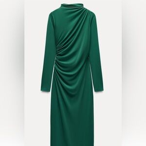 Beautiful green midi dress!